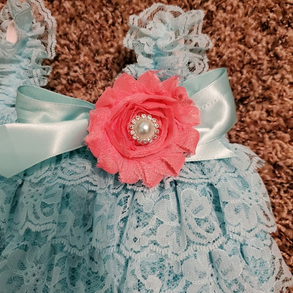 Lace romper - Picture 2 of 3